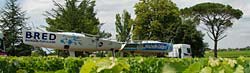 Les bateaux du Tour de France à la Voile 2007 en escale dans les vignes du Château Reignac de Tizac